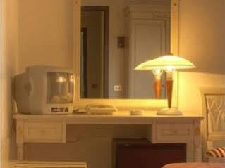 Hotel Vecchio Convento Bareggio Extérieur photo